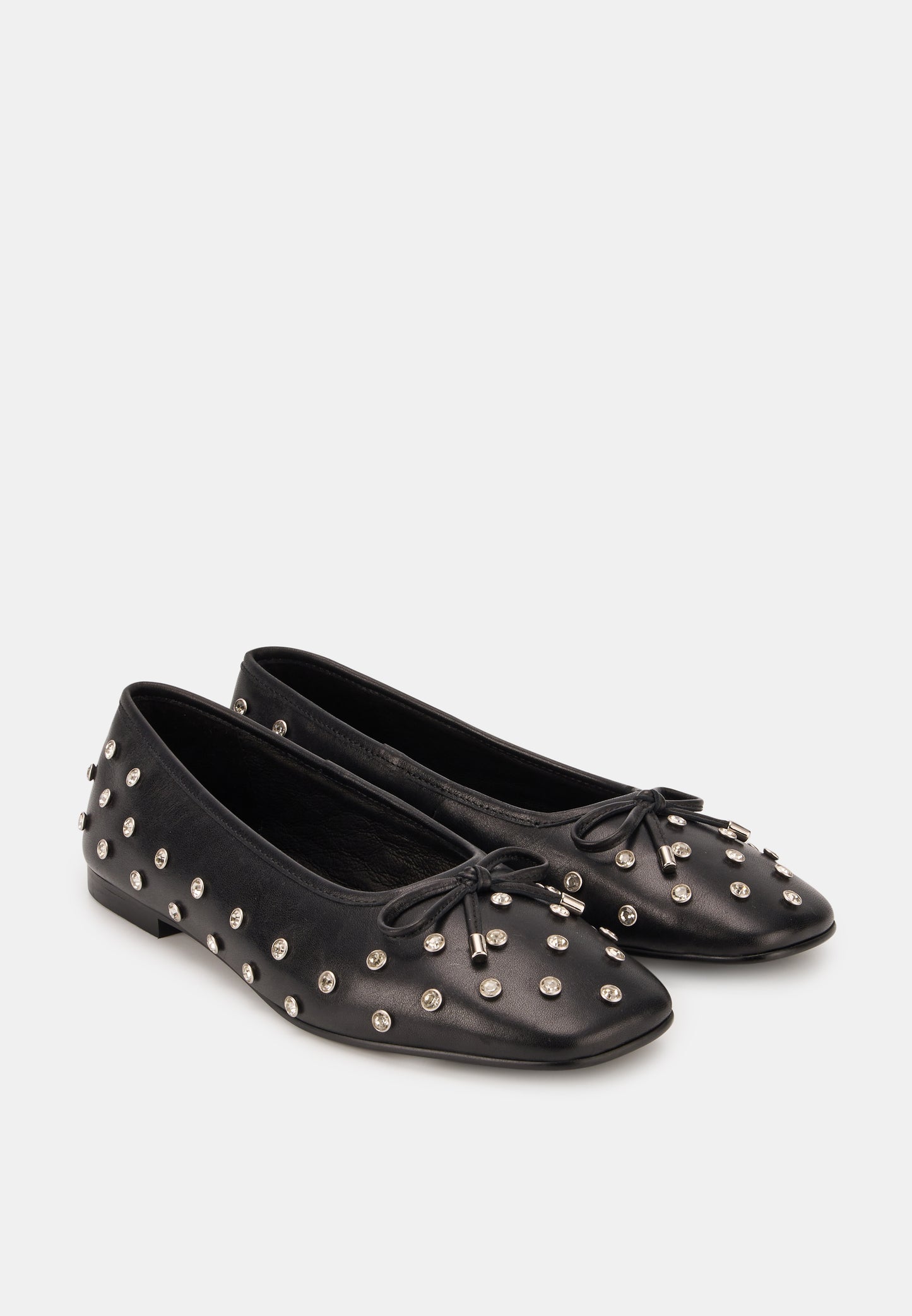 Carmen-Cuir Noir Studs Diamonds