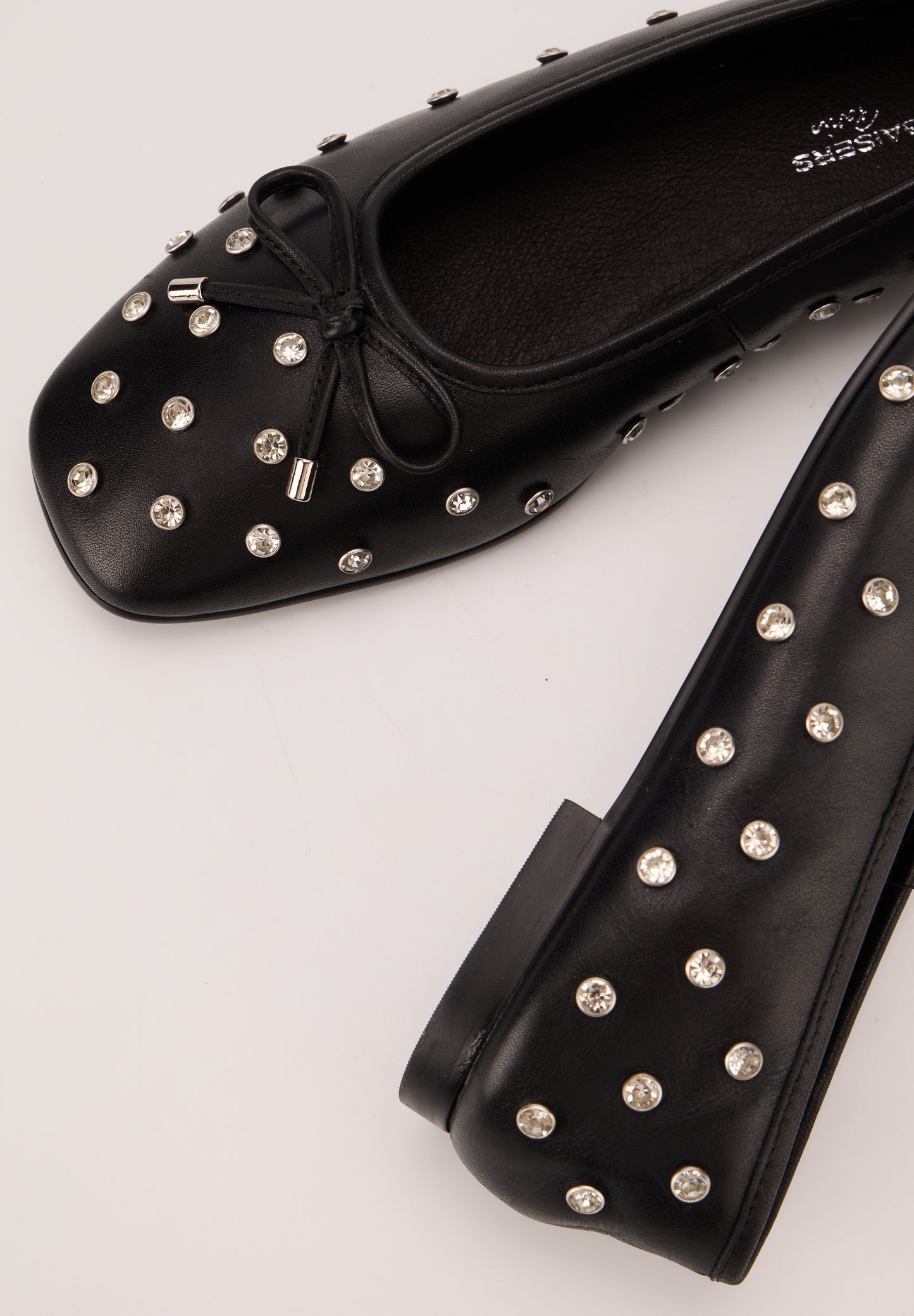 Carmen-Cuir Noir Studs Diamonds