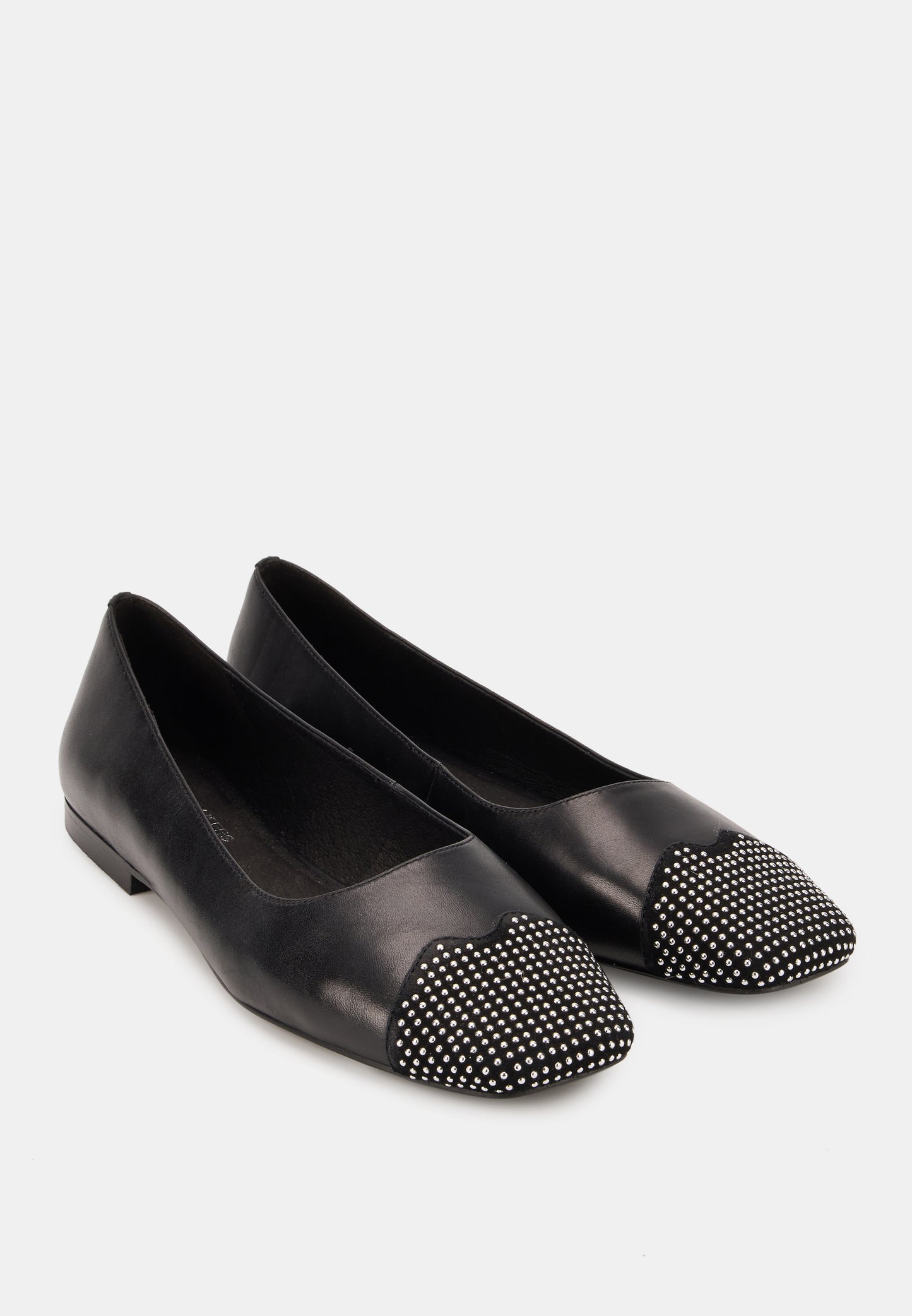 Elisa-Cuir Lisse Noir Studs