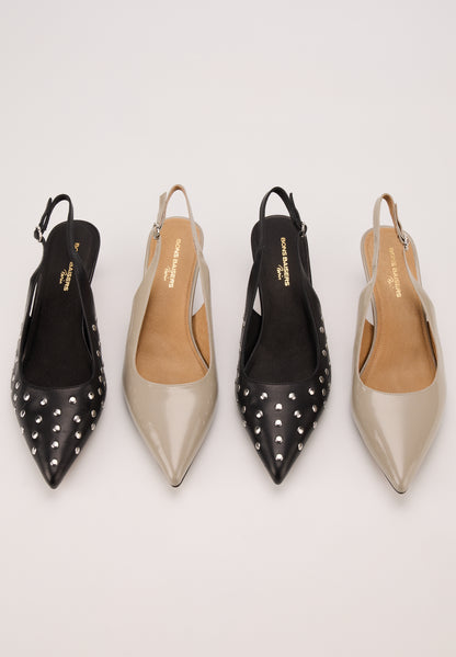 Janet-Cuir Lisse Noir Studs